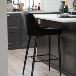 Barkruk Quennel Velvet, kleur Zwart (zithoogte 74cm)