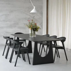 Eettafel Geometric Gevernist Eikenhout, kleur Zwart