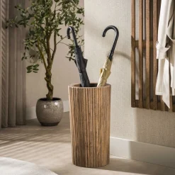 Paraplubak Sharmila Mangohout