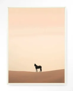Wandkleed Desert Horse in maat en frame naar keuze